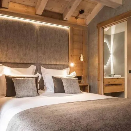 Villa 6br Chalet Close To The Village Centre Of *