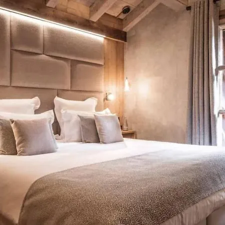 6br Chalet Close To The Village Centre Of Villa Courchevel